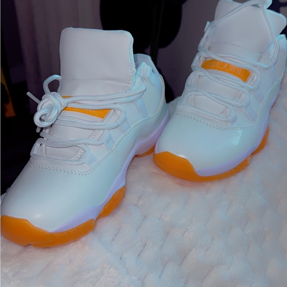 Air Jordan 11s Lo “Bright Citrus” SZ 7 - Picture 2 of 5